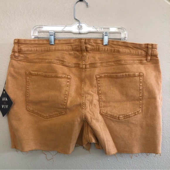 Ava & Viv Women's Raw Hem Cut-Off Mid Rise Midi Jean Shorts. Plus Size 20W - Picture 2 of 11